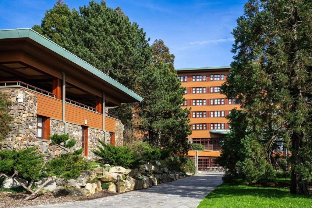 Disney Hotel Sequoia Renovacion